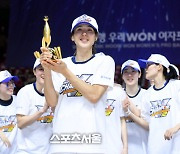 [포토] 김단비, 여자농구 챔피언결정전 MVP 차지