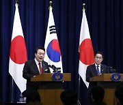 日 정부, 한국 반도체 핵심소재 3개 수출규제 해제