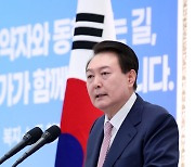尹, 민주주의정상회의 인·태 대표...'국제사회 기여 의지 밝힌다'