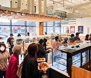 Paris Baguette opens first store in Canada
