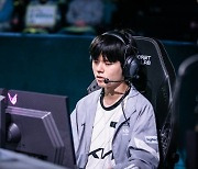 ‘데프트’ 김혁규 “3세트 패배는 내 탓… 요즘 게임에 몰입 못해” [LCK]