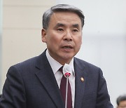 [속보] 이종섭 국방장관 “북한이 22일 쏜 순항미사일은 4발”
