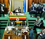 우간다 성소수자 처벌법, 대통령 사인만 남았다