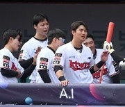 박경수 ‘홈런으로 동점’ [포토]