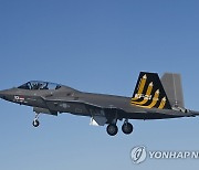 국산 전투기 KF-21, 내년 상반기 양산 계약…2026년 전력화 계획