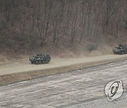 기동 훈련하는 미2사단 예하 스트라이커 여단 장갑차