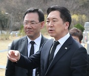 여야 지도부 엇갈린 지방행…김기현 “안보” 이재명 “수출”