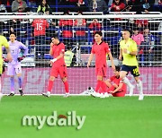 [MD포토]  연속골 허용한 축구대표팀 '수비가 문제'