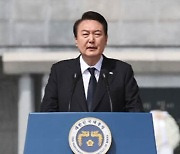 '55 용사' 부르며 울먹인 윤 대통령…"도발 반드시 대가"