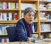 50주년 박범신, 산문집 2권 펴내…"투쟁심 가득찬 연애였다"