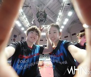 [Ms포토] 유한나-양하은 '포스코인터내셔널 챔피언입니다'