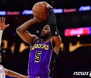 NBA 레이커스, 3연승으로 시즌 첫 승률 5할…PO 직행 노린다