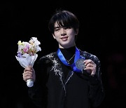 피겨 차준환, 세계선수권 은메달…한국 남자선수 최초 입상 쾌거