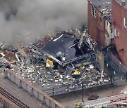 폭발로 잔해가 비처럼 떨어져…美초콜릿공장 사고에 2명 사망·9명 실종