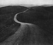 분쟁지역에서 만난 ‘이름 없는 길’…고은사진미술관 이정진 사진전
