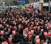 차 괜히 가지고 나왔다…집회·행사에 교통체증 '극심'한 서울