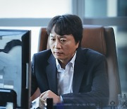 ‘신성한 이혼’ 조승우, 전배수 찾아간다‥불꽃 튀는 독대 2차전