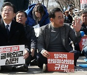여당 "민주, 반성 않고 정부 공격하며 北 두둔…정상인가"