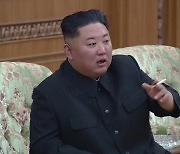 김정은 "밤새우며 일하는 게 체질화"…노동신문 주장