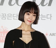 자우림 김윤아, 내달 첫 솔로 라이브 음반…콘서트도 개최