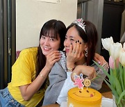 '울산 5대 미녀' 한채아의 생일파티, 절친 김성은도 빠질 수 없지