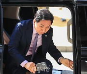 국민의힘 지지율 비상…김기현, MZ·텃밭 투트랙 챙기기