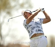 유해란, LPGA 데뷔전서 우승 경쟁...드라이브온 챔피언십 3R 공동 2위