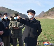 알곡 증산 목표 세운 북한 “과학농사열의 고조시키자”