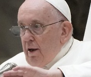 교황, ‘평신도 지도자의 성학대도 의무 신고’ 교회법 개정