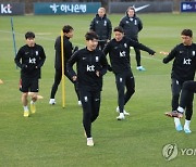 "맘마미아, 민재!"…축구 대표팀, 감독도 선수도 모두 즐거워!...우루과이전 준비