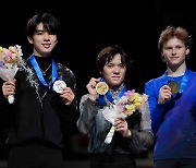 차준환, 세계선수권 은메달…한국 남자선수 최초 입상