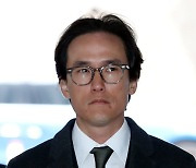 검찰, 조현범 한국타이어 회장 구속기소…'200억대 횡령·배임'