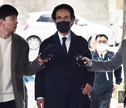 검찰, 조현범 한국타이어 회장 구속기소… 횡령·배임 등 혐의