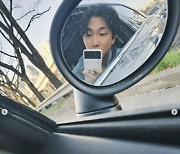 방탄소년단 RM, 봄을 만끽 중..."잘 지내고 있습니다"