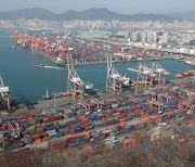 Korea's trade with China goes from huge surpluses to big deficits
