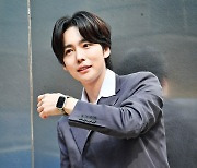 위너 김진우, 지금 몇 시죠? [포토엔HD]