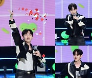 [ST포토] 김재환 '더쇼' 1위 꽃가루 세레머니