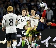 '통렬한 오버헤드킥 실점' 일본, 콜롬비아에 1-2 역전패…WC 이후 무승