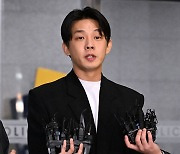 유아인, 이르면 다음주 추가 소환…"코카인 투약 시기 관건"