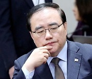尹 방미 한달 앞두고, 정상외교 총괄 바뀌었다…김성한 사의