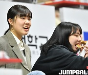 '오빠 응원위해' 수원 찾은 우리은행 박지현