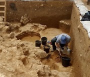이스라엘서 6천년전 대형 낚싯바늘 발굴…"당시 식습관 알 수 있어"