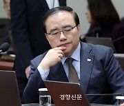 윤 대통령 ‘외교 가정교사’ 김성한, 정부 출범 10개월만에 퇴장