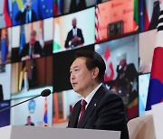 Seoul to host third Democracy Summit: Yoon, Biden