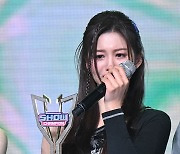 엔믹스 설윤, ‘챔피언송’ 들고 터진 눈물 [포토엔HD]