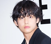 [bnt포토] 방탄소년단 뷔 '띠용'