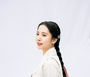 '조선변호사' 김지연, 포스터 촬영 현장 속 '공주↔여종' 이중생활 포착