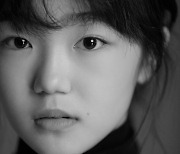 아역 배우 김수형, ‘신성한, 이혼’ 출연…한혜진과 호흡