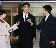 Chun Doo Hwan grandson heads straight to Gwangju after release