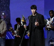 SK 김선형, 10년 만에 두 번째 프로농구 MVP 수상(종합)